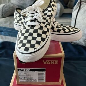 Golden Cost black white checkered